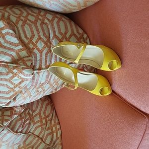 Too small, not wide enough.